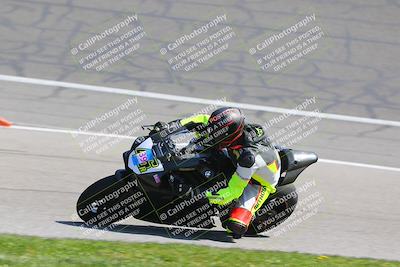 media/Mar-19-2022-Fastrack Riders (Sat) [[4e7522d738]]/Level 5 Race/Turn 3 and 4/